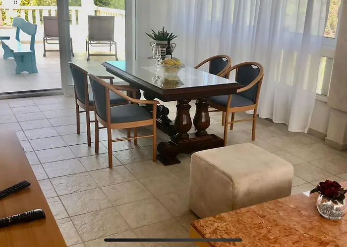 Apartamento Luce Mit Pool