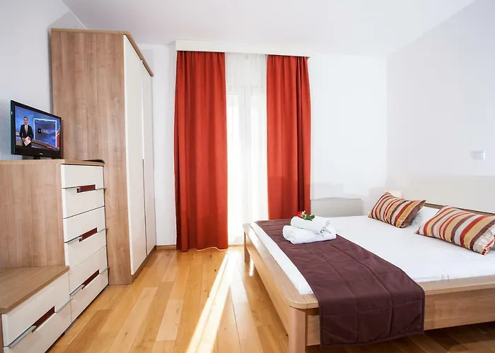 Apartamento Luce Mit Pool Makarska