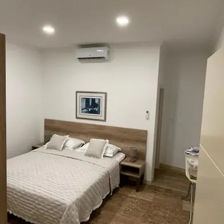 Luce Mit Pool Makarska