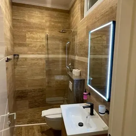 Apartamento Luce Mit Pool