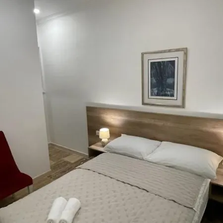 Apartment Luce Mit Pool Makarska