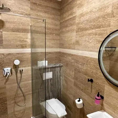 Luce Mit Pool Makarska