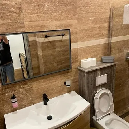 Luce Mit Pool * Makarska