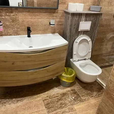 Luce Mit Pool Apartment *