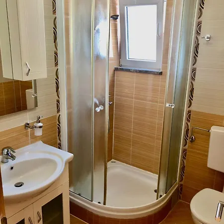 Luce Mit Pool Makarska