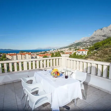 Luce Mit Pool Apartment Makarska