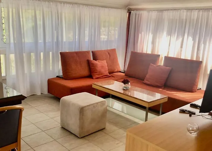 Luce Mit Pool * Makarská