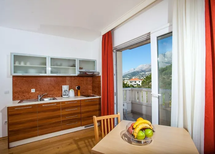 Luce Mit Pool Apartmán *