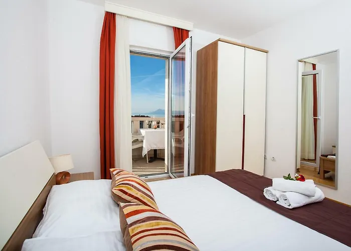 Luce Mit Pool Apartmán *