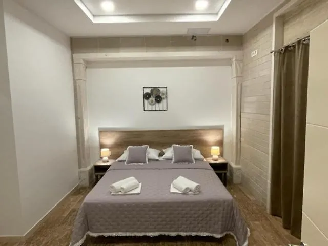 Luce Mit Pool マカルスカ