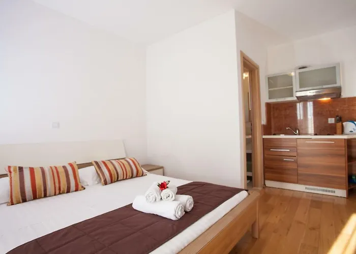 Luce Mit Pool アパート *