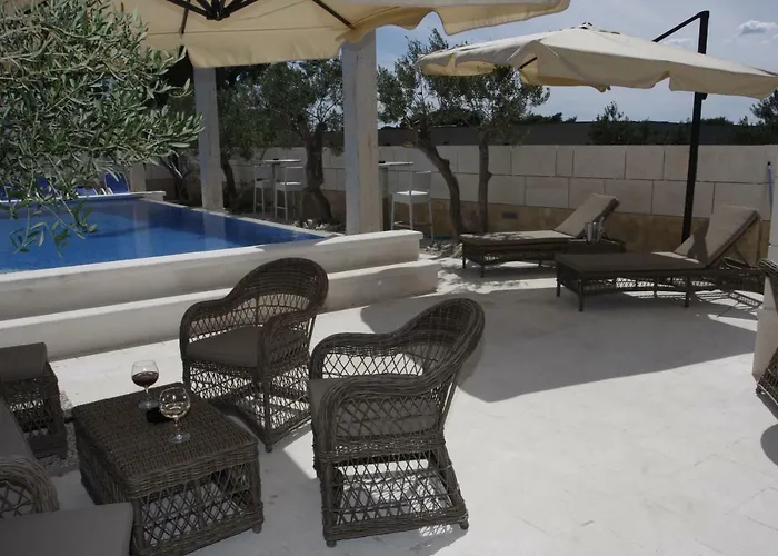 アパート Luce Mit Pool *