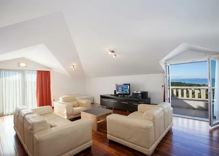 Luce Mit Pool アパート *